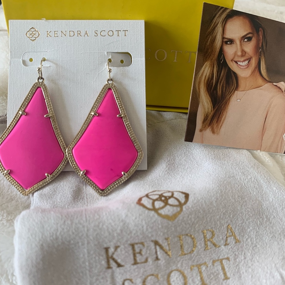 Kendra Scott Alexandra Magenta Magnesite Earrings